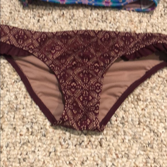 Bikini - Picture 2 of 5